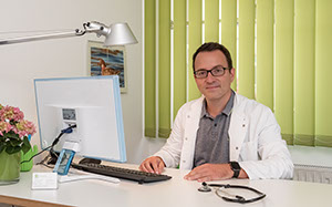 Dr. med. Simon Bast